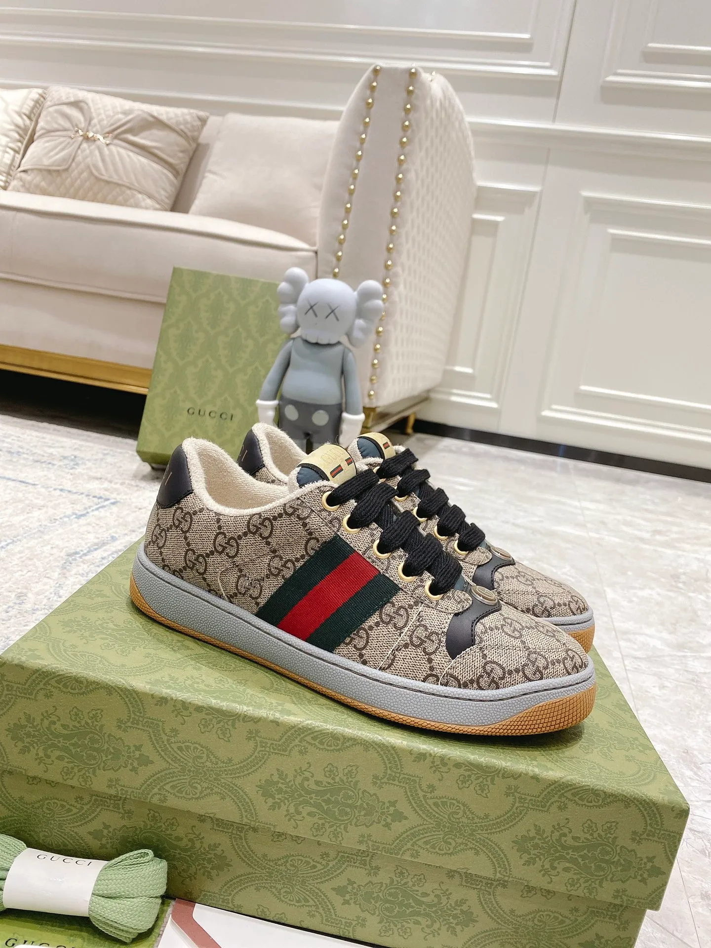 Gucci - Newly upgraded Gucci dirty shoes for couples 👫 2022 early spring new style... GG series distressed casual dirty shoes for the catwalk ⚠️⚠️ Original development and purchase level version... Metal double G crystal cylindrical logo... Gucci original pattern webbing... Exclusive color rubbed cowhide fabric, original terry cloth is delicate, soft and more comfortable and breathable, privately stamped two-color original TPU outsole (lower layer is wider, upper layer is narrower) Ready stock, matching packaging... 35-40/39-44 regular size 💰Female style 290 💰Male style 290